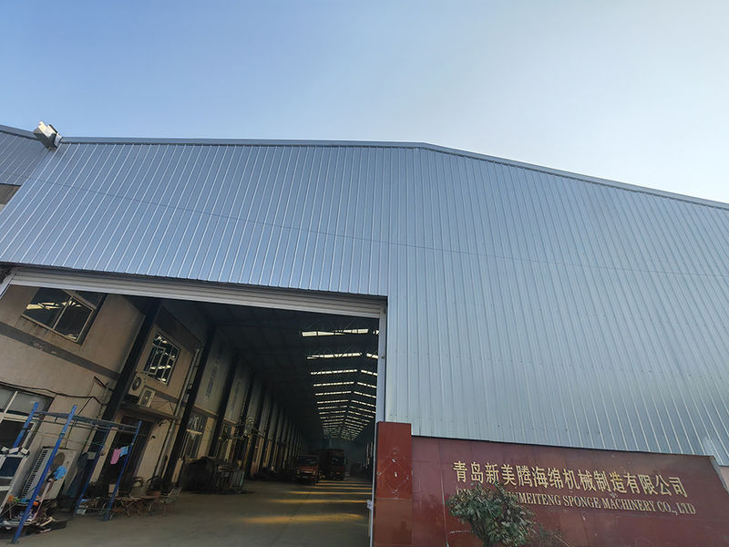 Qingdao Xinmeiteng Sponge Manufacture Co. প্রস্তুতকারকের উৎপাদন লাইন