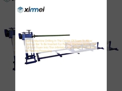 ফেনাটির কেন্দ্রে বোরিং মেশিন দিয়ে ছিদ্র করা হচ্ছে, যার মাধ্যমে স্পঞ্জ বার প্রবেশ করানো যাবে। এই স্পঞ্জ বার পিলিং মেশিনের জন্য ব্যবহৃত হয়, যা ফেনা সিলিন্ডারকে পাতলা, অবিরাম লম্বা রোলে পরিণত করে, যা পিলিং প্রক্রিয়াকরণের জন্য প্র-মেশিন হিসেবে কাজ করে।